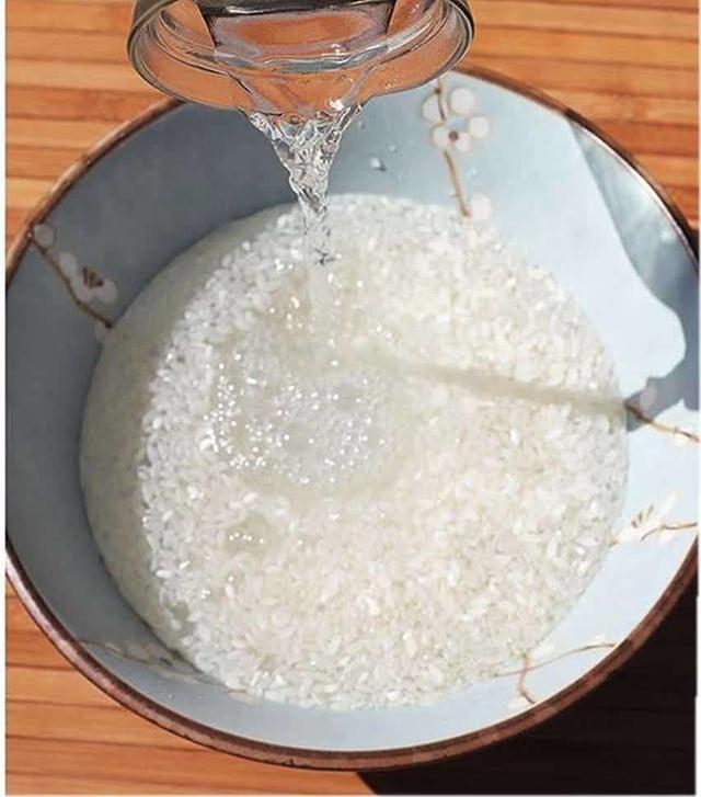 在家制作“催花液”，每个月用一点，花苞枝条猛窜，真耐看！