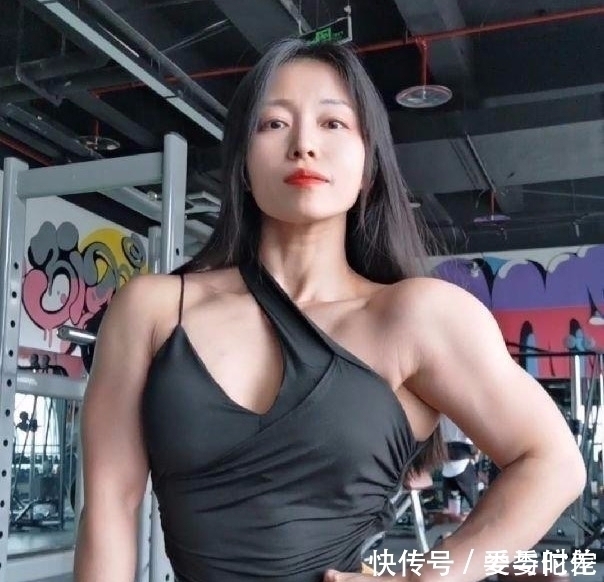 刘明月|女老师课后坚持健身，从身材臃肿到精壮，看出来她奔四了吗