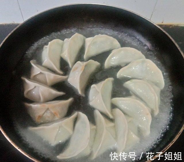 猪肉煎饺|韭菜猪肉煎饺,鲜香味美,百吃不厌!