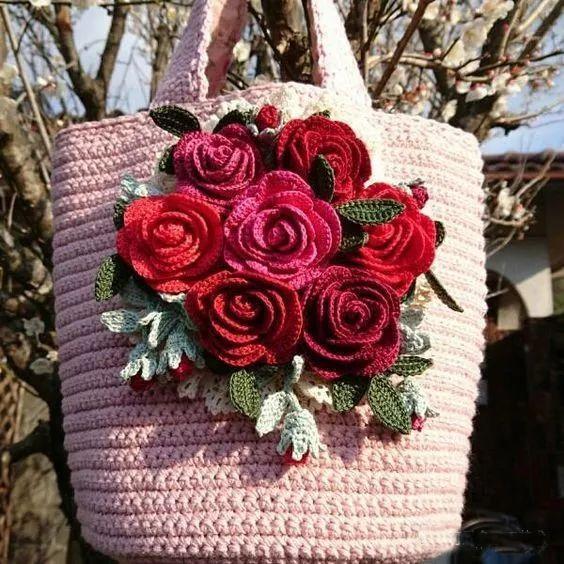 小花片 55款超美的钩花包包,只要会钩不同的花,拼缝在一起,就能做出