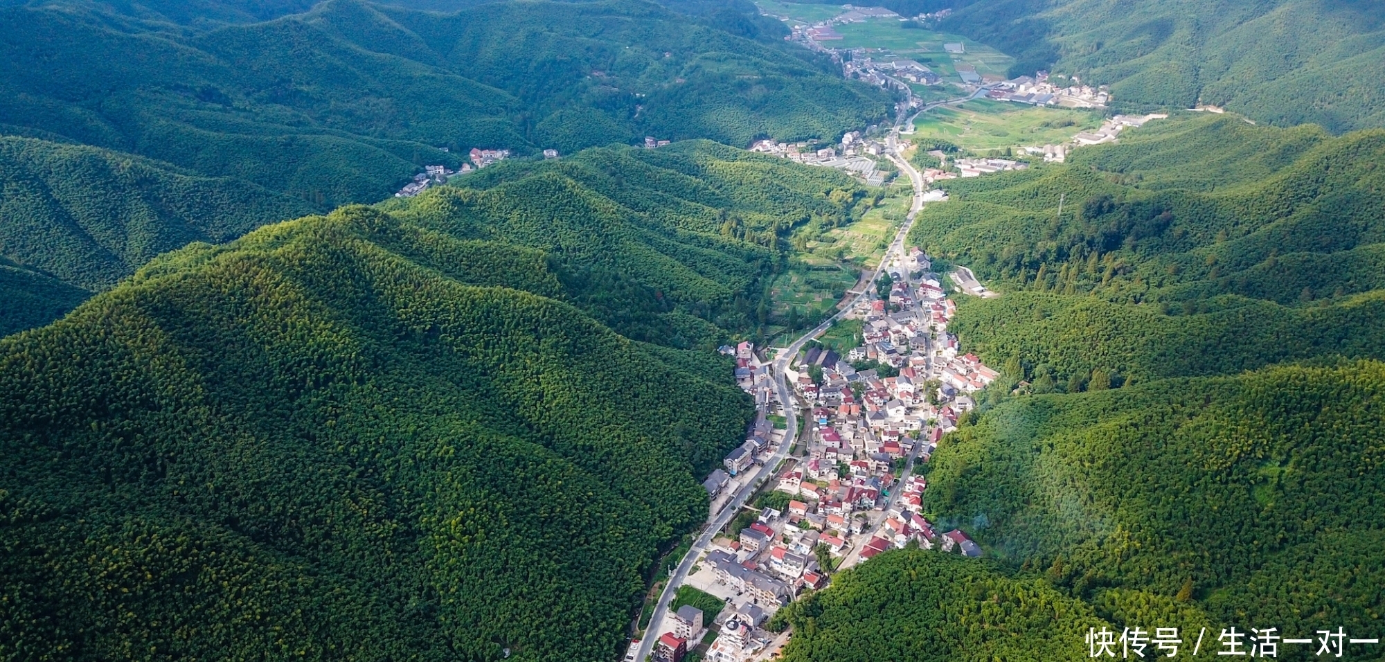 中国东南部最大的竹文化景区，因一部电影名声大噪，名字一目了然