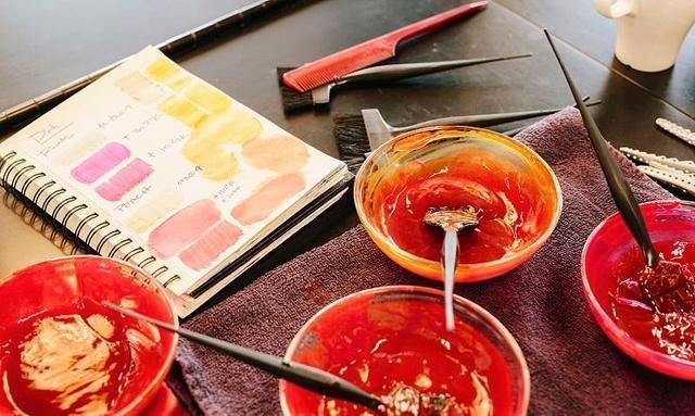 为什么发廊不用一洗黑染发?