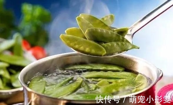 焯水|吃这4类食物必须要焯水，为了家人的健康，再懒也不能省这1步