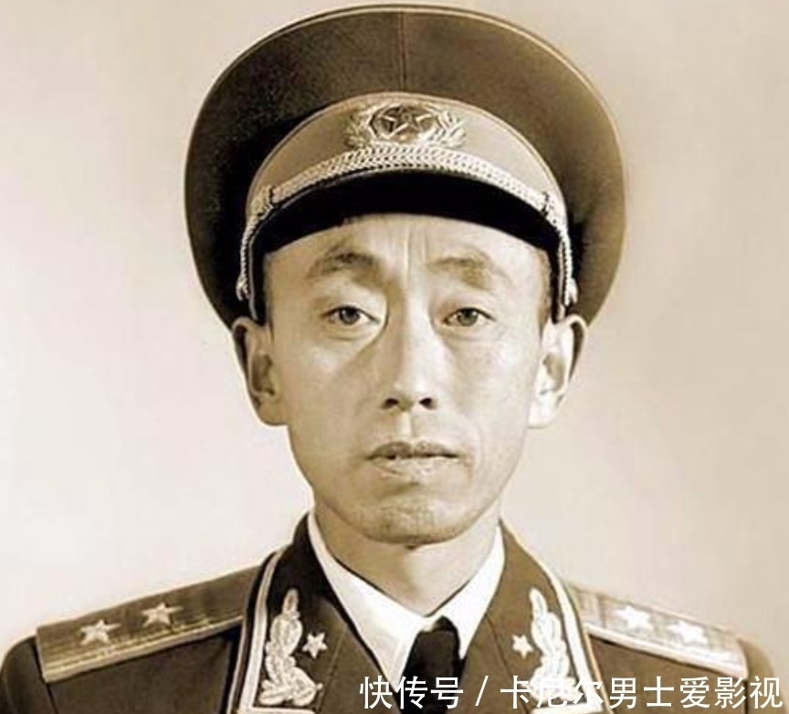 我军|我军一中将与许世友齐名,85岁去世后,骨灰为何撒在一块巨石旁边