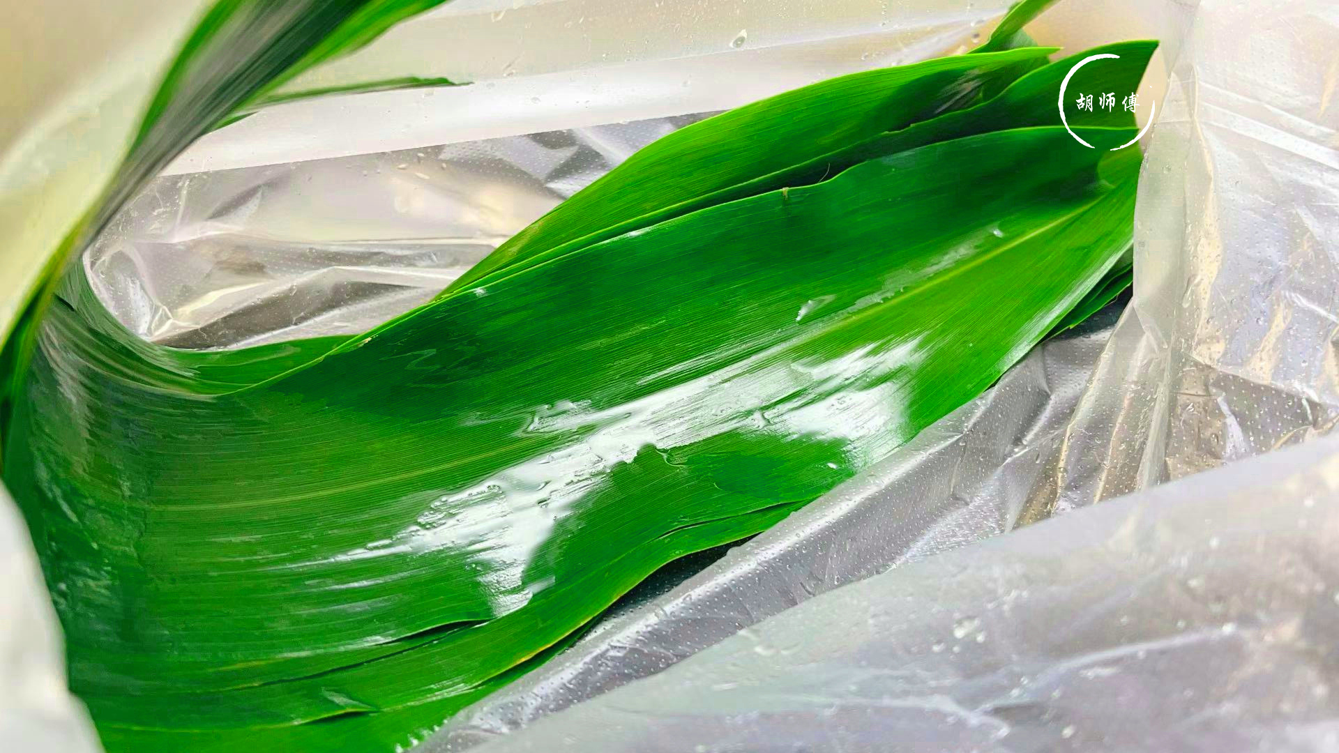 煮粽叶时，最忌只放“水”！多加2样，粽叶柔软又坚韧，不会炸裂