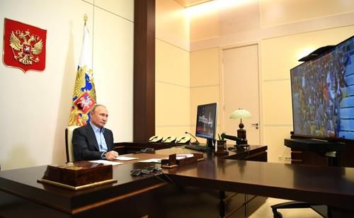 俄国|女中学生歌唱美丽俄国,普京情不自禁:我想拥抱并亲吻您