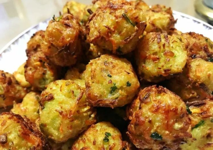 炸萝卜丸子，不要只加面粉和鸡蛋，多加3样食材，丸子酥脆不硬