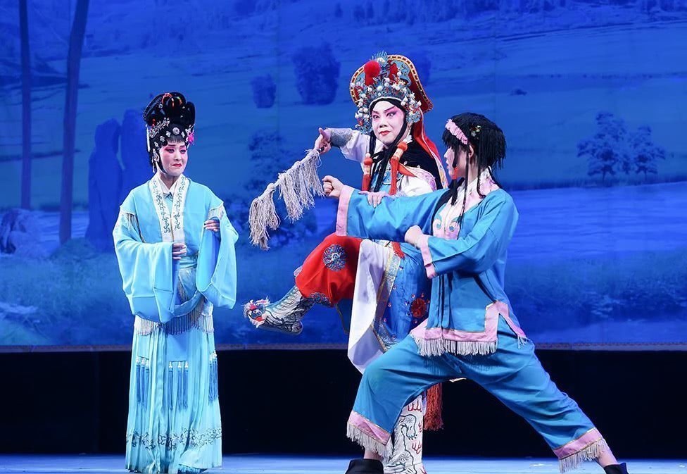 花木兰女扮男装,跟士兵一起吃住,真的没人发现她是女儿身吗?