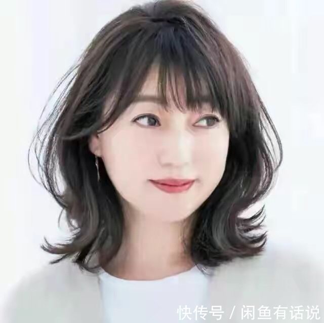 层次感 女人到中年适合“长发”还是“短发”?关键看这4点,剪错会显老