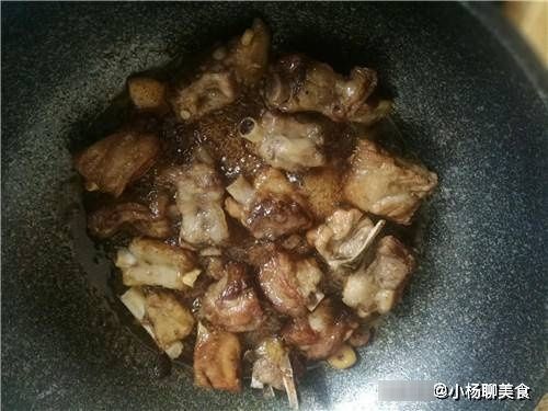 肉菜|自制懒人肉菜，一炒一焖，20分钟出锅，零经验的小白也能学会