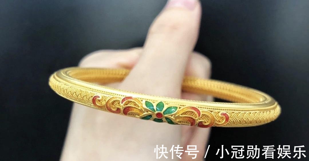 黄金|古法手镯戴久了会变光面吗?很多人都疑惑的问题,一起来看看吧
