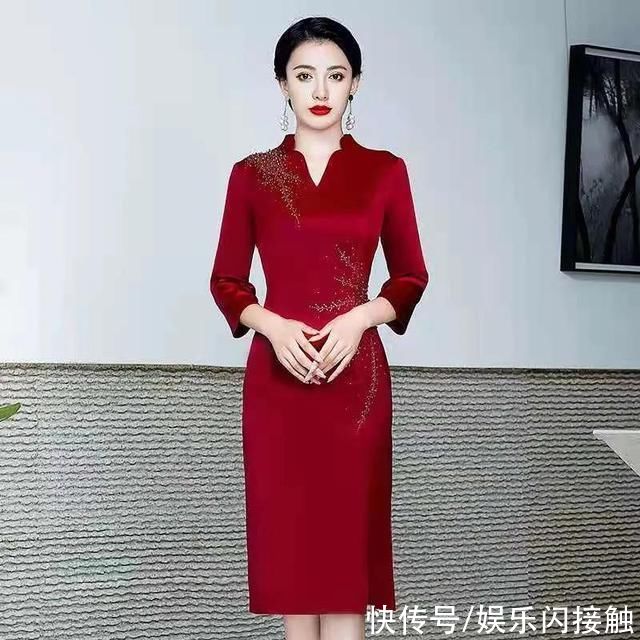 提升|妈妈喜庆装穿搭!提升整体气质，简单来说就是“哪里好看露哪里”