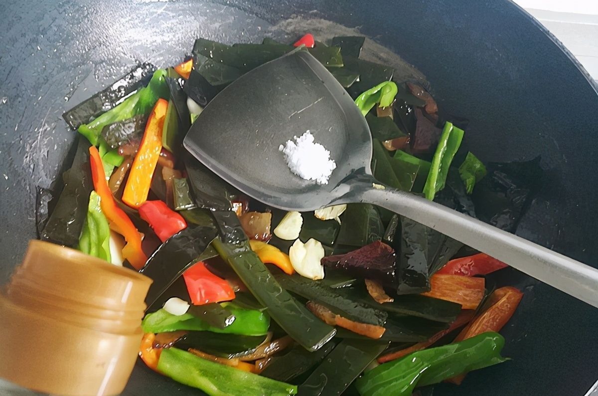 海带的“天敌”被发现,切记不能一起吃,很多家庭都中招