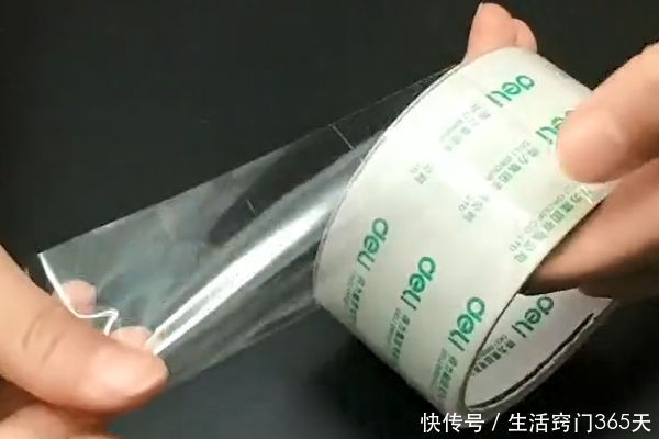 胶带上藏了个“小机关”，不用牙咬，不用剪刀，徒手就能撕胶带！