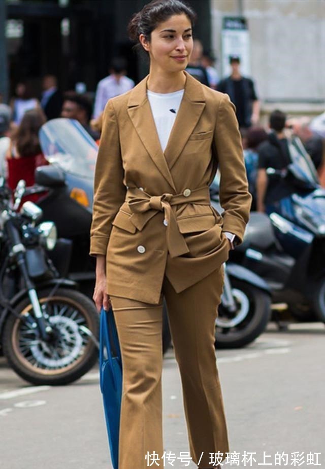 百搭 别再穿“小白鞋”了,太土!今年都在穿“布洛克鞋”,时尚百搭!