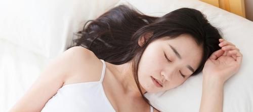 早孕反应还是经期前兆 别再傻傻分不清楚 这八个区别一看便知 快资讯