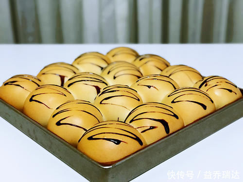 最近超火的面包做法,只需一次发酵,面包蓬松暄软,放3天也不硬