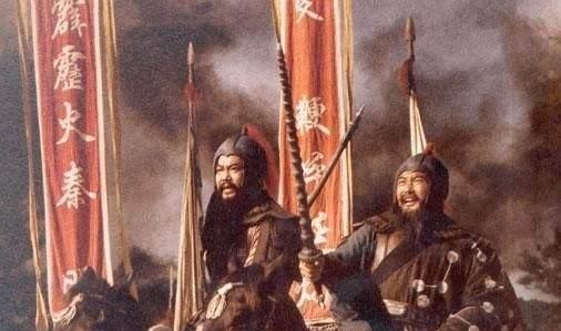 钩镰枪|梁山第1个惨死的正将,七窍流血而亡,使用的这把兵器是当时一绝