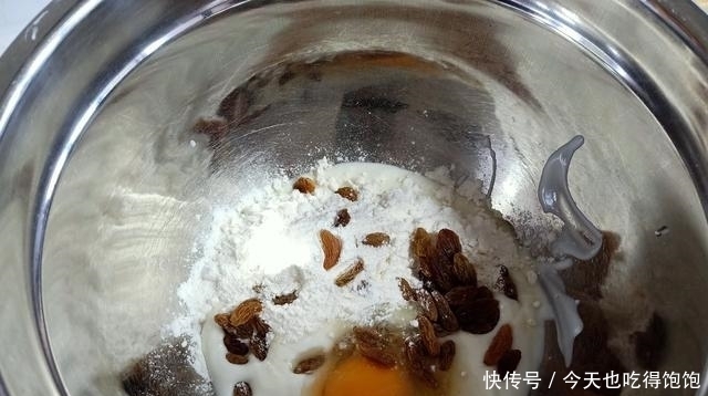 分享|快去做!何炅老师分享的蛋糕真好吃,不用烤箱,软糯Q弹还减肥