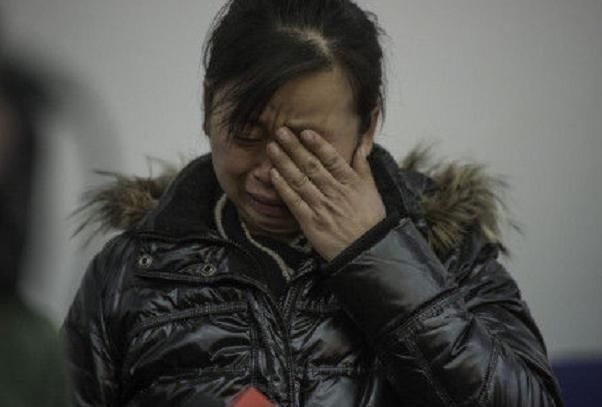 宝宝|亲姐妹同时生宝宝，两个娃长相犹如双胞胎，得知真相姐妹拒绝来往