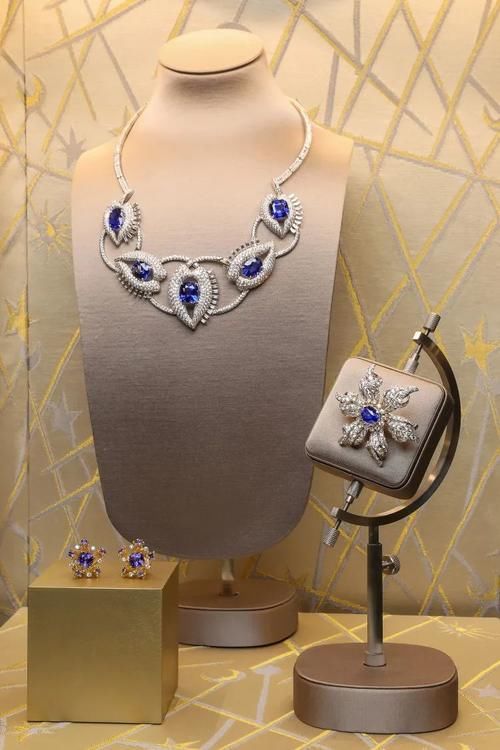 Tiffany 家最大的钻石，好闪！