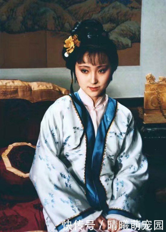 林黛玉&王夫人东让,让黛玉坐贾政的位置,揭示了林黛玉真正的身份