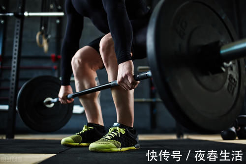 肌群|多练腿有什么好处?新手练腿,应该从哪些动作入手?