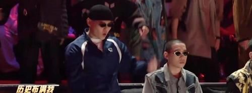 r《说唱听我的》迎来真正OG！谢帝对邓典果的态度，“太黑怕了”