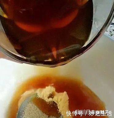 做发糕既不是普通面粉也不是糯米粉，一直用错，难怪蓬松不起来