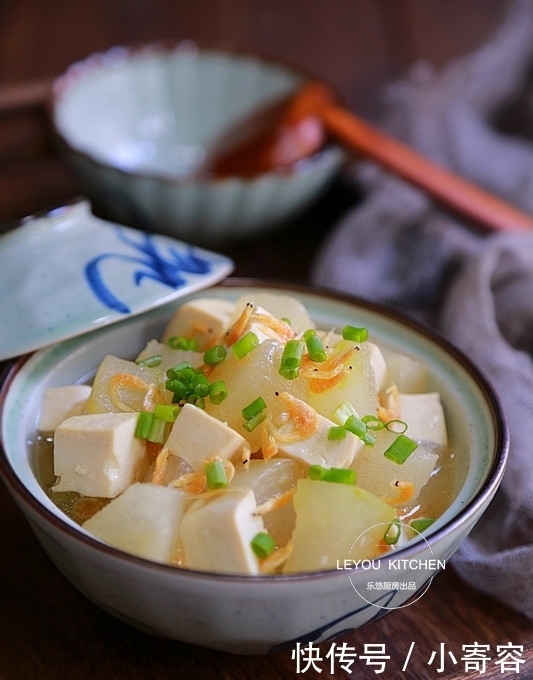 冬瓜|冬瓜和豆腐一起烩,成本不到5块钱,减肥时多吃,大肚腩越来越小