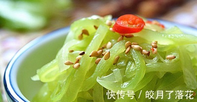 搅拌均匀|肉质脆嫩清拌莴笋丝,清凉爽口,夏天的绝配!