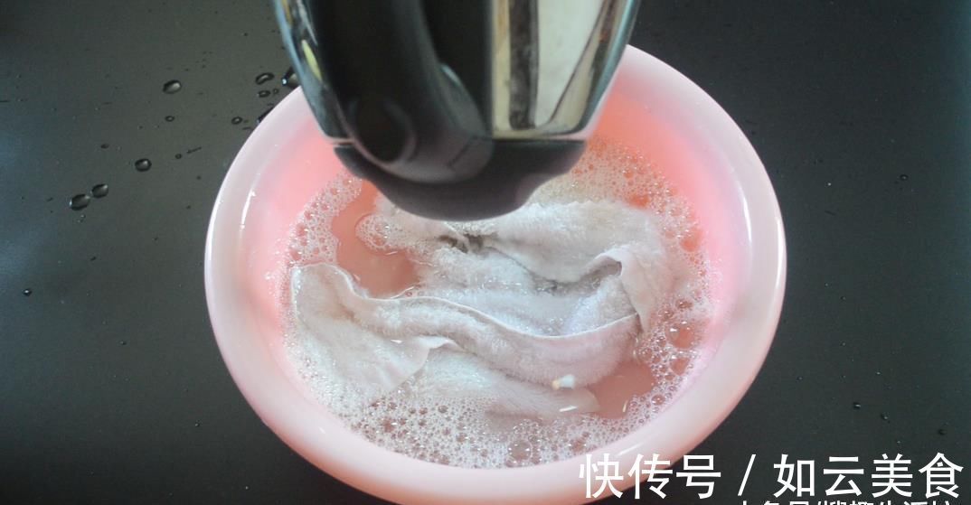 汗味|清洗毛巾别再用肥皂了, 用它泡一泡, 多脏多旧的毛巾也能洁白如新