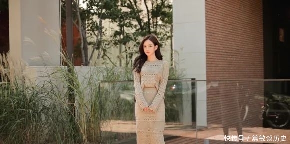 美图欣赏:孙允珠,午后麦穗色落叶粗针织及膝裙