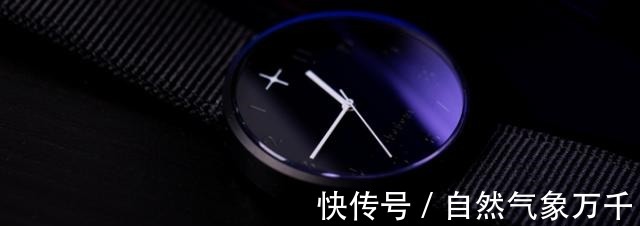 时间 西铁城怎么自动调时间呢！