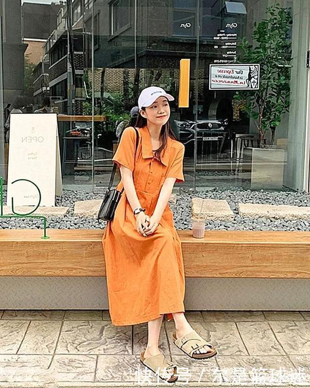 街拍针织纯白色紧身连衣裙,走在街上回头率爆棚