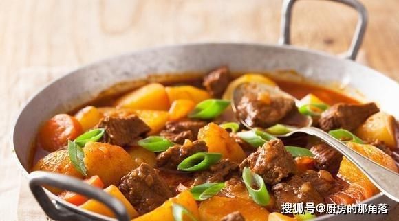 炒土豆丝|酸辣土豆丝,是先放盐还是先放醋?大厨:顺序搞错了,口感大不同