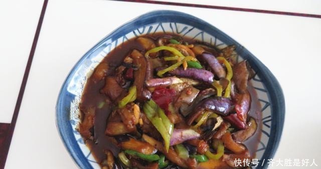 夫妻俩日常晚餐,三道家常菜,简单却不失营养,花钱不多吃得舒服!