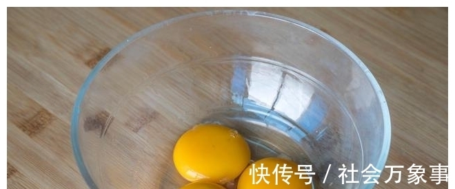 蛋黄|烘焙界的一股清流,比面包好吃,比蛋糕简单,一口平底锅也能做!