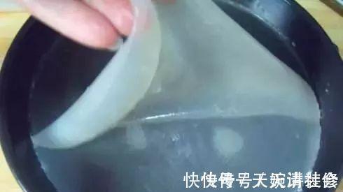 自制“凉皮”,用面粉还是淀粉?好多人弄错了,难怪不筋道