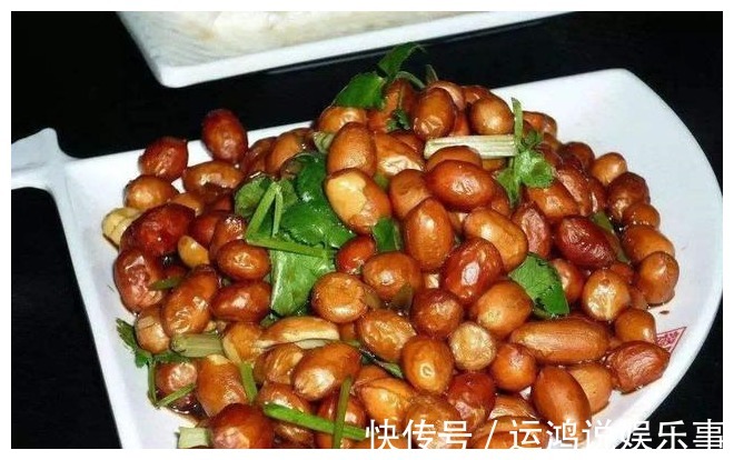 下酒菜|天热最爱凉拌菜,教你凉拌花生米,两分钟就学会,清淡爽口