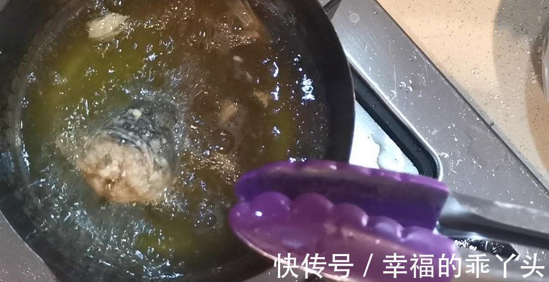 自制松子鲈鱼,自己做一点也不难,酸甜鲜美,香脆可口