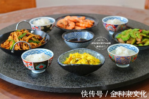 晒晒我家的午餐,半个小时搞定四道菜,口味兼顾,好好吃!