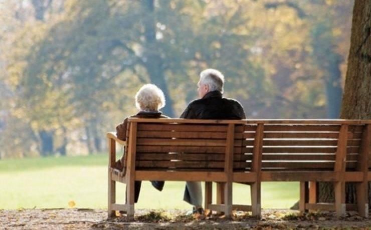 废物式养老和啃老式养老,正在悄然兴起毁掉老年人生活,别不在意