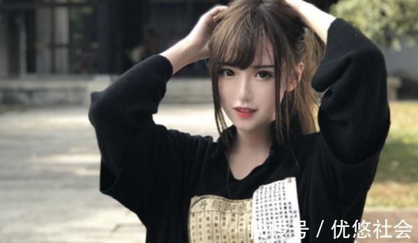 cos|腐团儿直播上演Cos秀,十分钟内被超管封禁警告两次是什么操作?