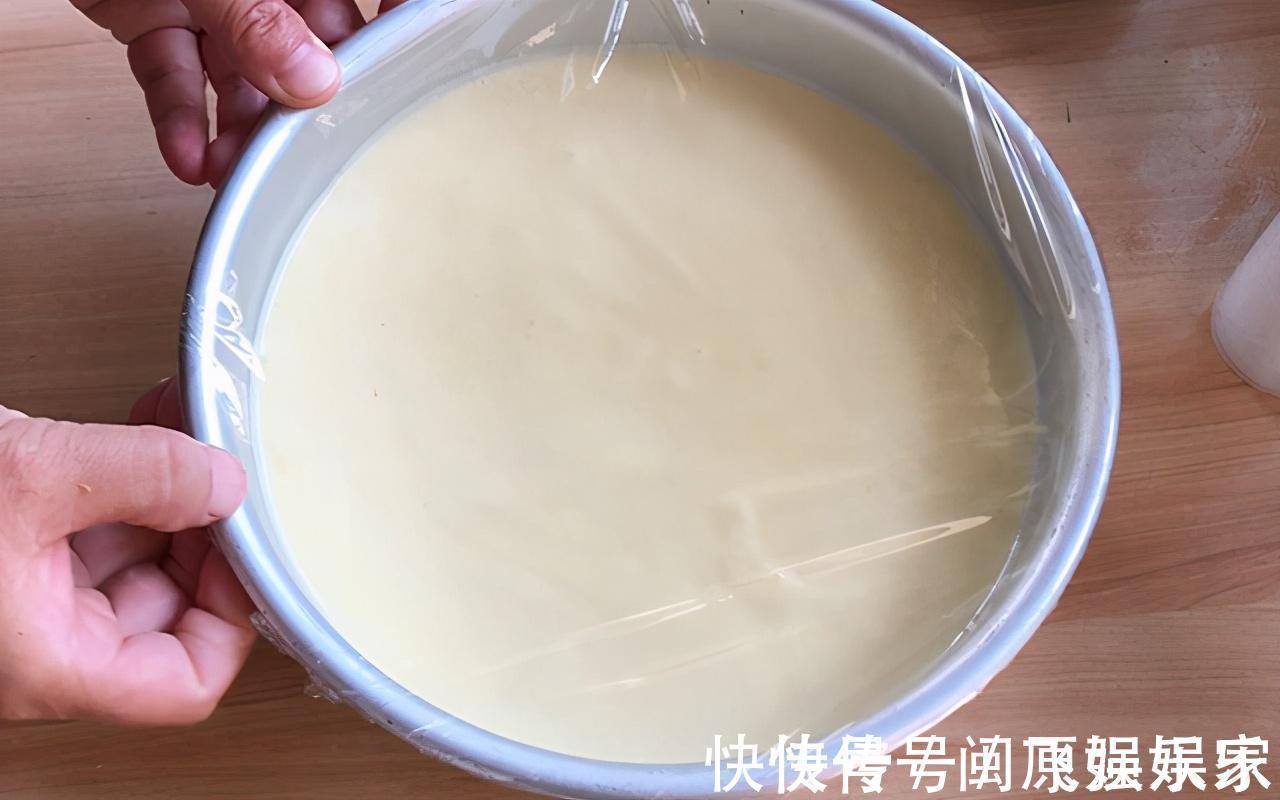 天凉早餐要营养,教你做酸奶蛋糕,柔软细腻,简单易做,无需烤箱