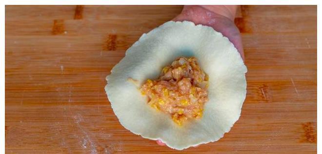 猪肉大葱包|猪肉大葱包好吃有秘诀，教你调馅小技巧，馅香汁浓，吃5个不解馋