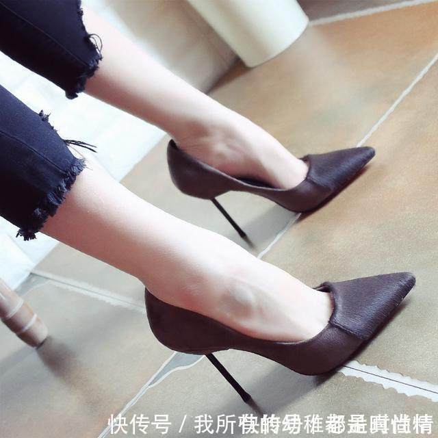 脚背|尖头细高跟鞋,展现女性脚背的线条,彰显优雅女人味