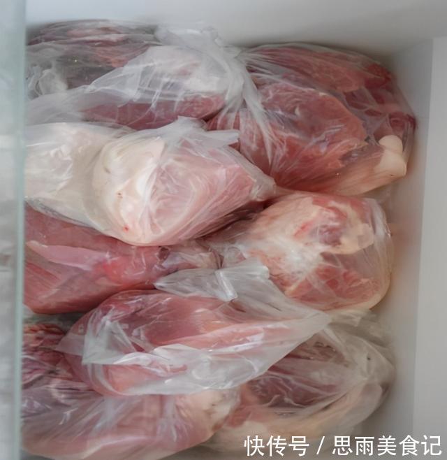 猪肉|解冻肉用水泡？五星酒店都是这样做，快速解冻，猪肉新鲜如初
