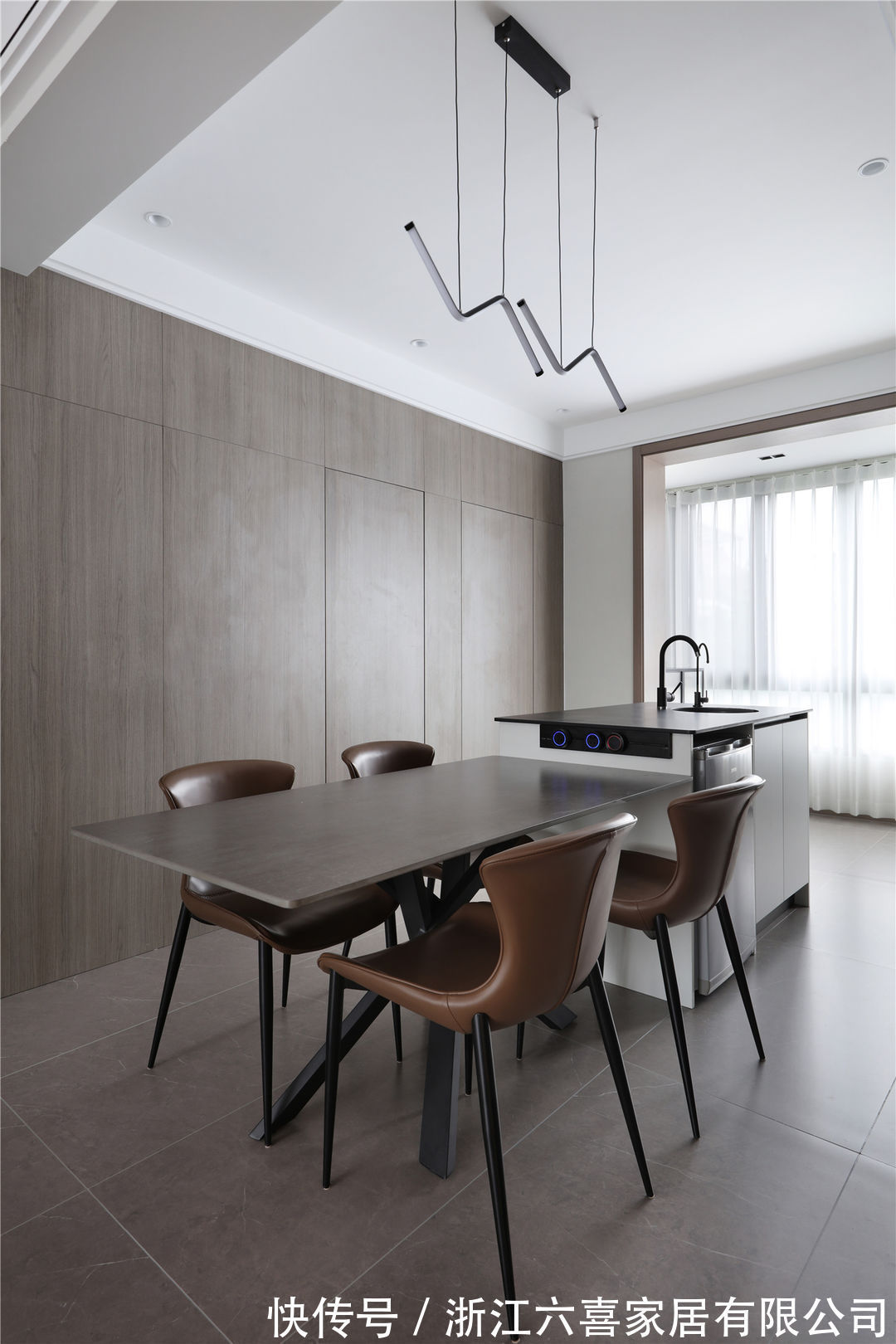 衣帽间|155平花半天也四室住宅公寓装修，三代人的生活，最美的“全家福”