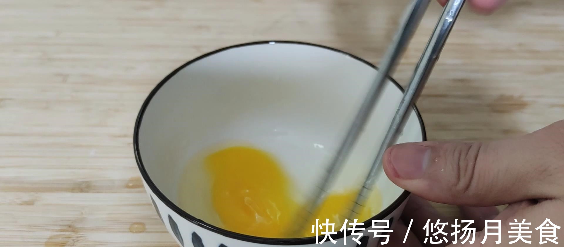 脆皮|脆皮糊怎么调才酥脆不回软教你4种面糊调制方法,教科书的比例!